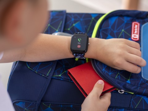 LAMAX BCool okosóra gyerekeknek fekete