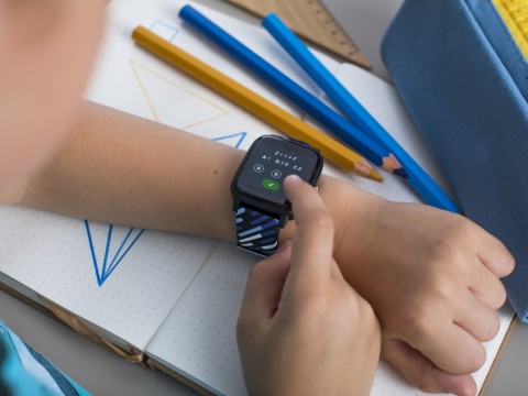 LAMAX BCool okosóra gyerekeknek fekete