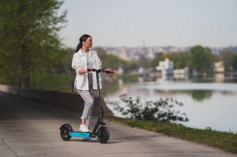 LAMAX eCruiser SC30