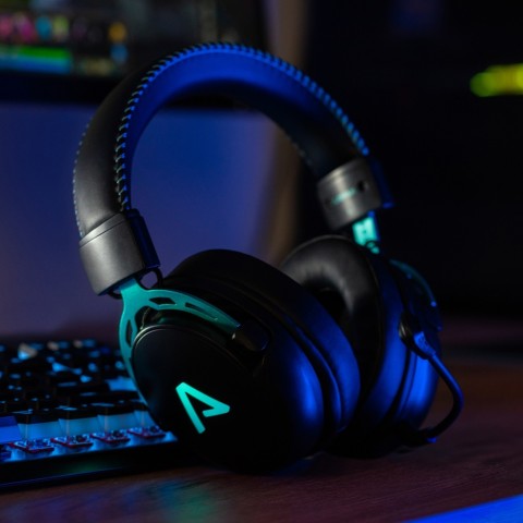 LAMAX Heroes Defender1 Gamer Fejhallgató USB/JACK LED világítással BeatBass