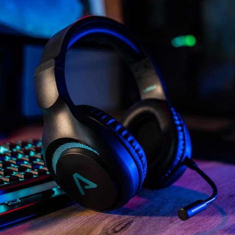 LAMAX Heroes Guard1 Gamer Fejhallgató LED világítással BeatBass