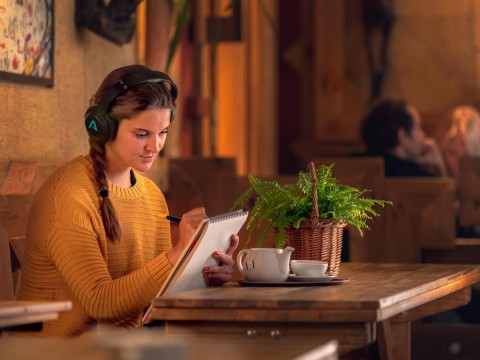 LAMAX Muse2 Vezeték nélküli fejhallgató BeatBass technológiával