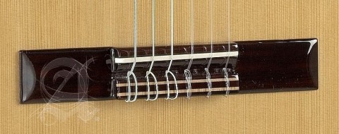 Alhambra Gitár 2 C cédrus mahagóni indiai rózsafa fogólap. Duplán szegélyezett.