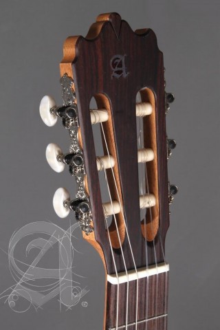Alhambra Gitár 3 OP cédrus mahagóni indiai rózsafa fogólap. Szegélyezett.