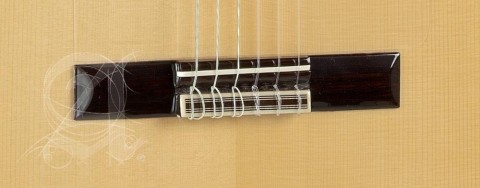 Alhambra Gitár Német lucfenyő tömör ciprusfa ébenfa fogólap átlátszó pick guard.