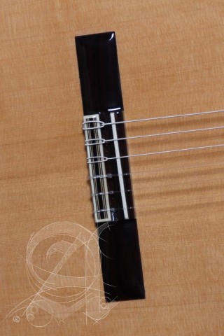 Alhambra Gitár Classic Cédrus tömör indiai rózsafa (koncert méret) ébenfa fogólap