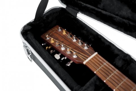 Gator Deluxe öntött műanyag keménytok dreadnught fazonú 12 húros akusztikus gitárhoz