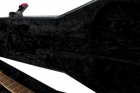 Gator TSA öntött műanyag keménytok dreadnought akusztikus gitárhoz