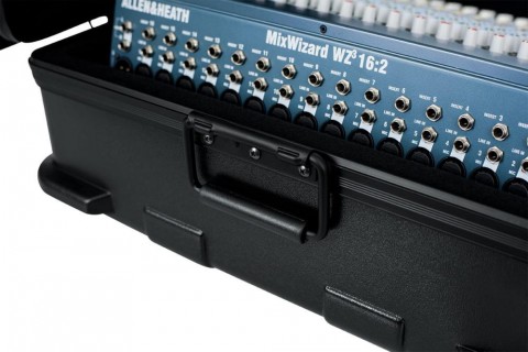 Gator TSA öntött műanyag keménytok keverőpulthoz vagy kellékekhez TSA reteszekkel 19"x21"x8"