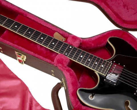 Gator Deluxe fa keménytok 335-ös stílusú üreges testű elektromos gitárhoz