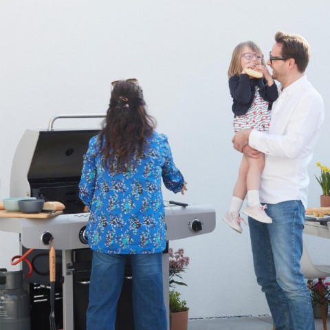 Barbecook BC GAS-2014 Siesta 210 Black Edition gázgrill oldalégővel 112x56x118cm