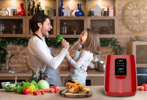 TESLA AirCook Q30 multifunkciós digitális forró levegős sütő 3,8 liter 1300W - PIROS