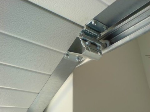 Szekcionált és billenőkapu tartozékok