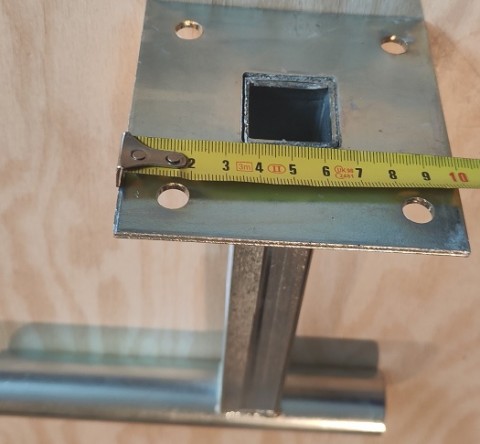 UPC Falitartó 20cm 10x10 talp 20cm cső