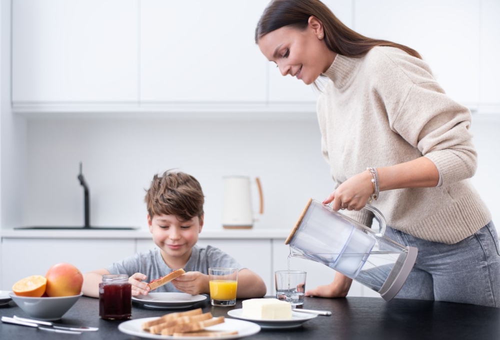 A műanyag korszak vége - végre egy üveg vízszűrő kancsó
