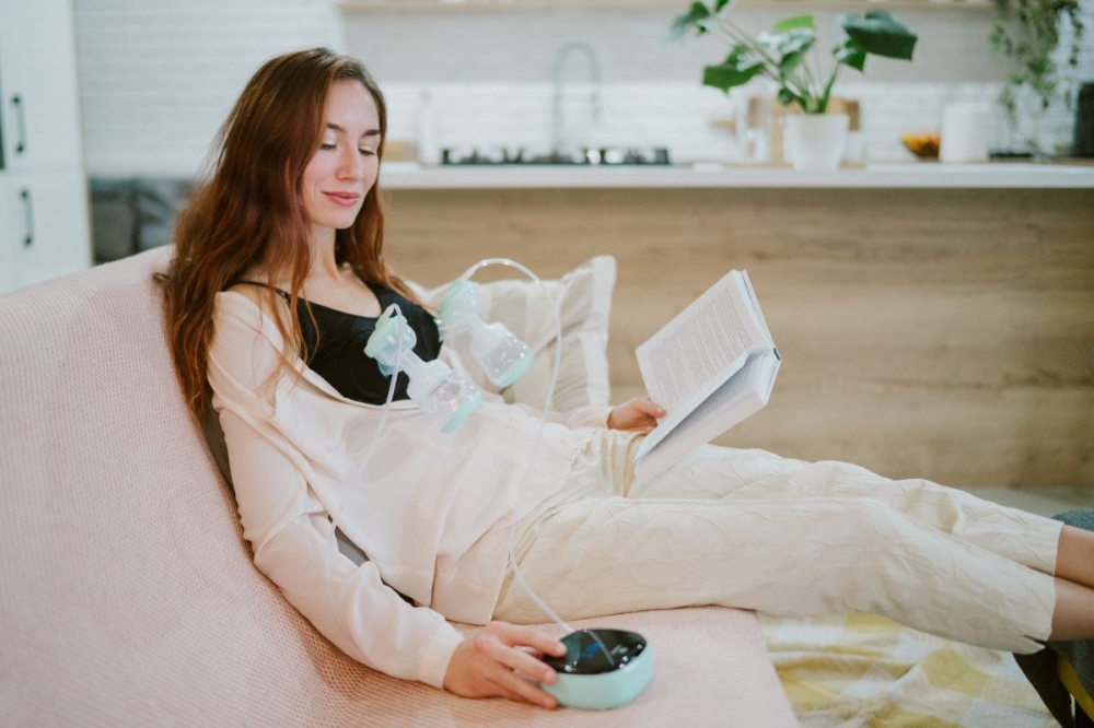 Egyidejű fejés mindkét mellből