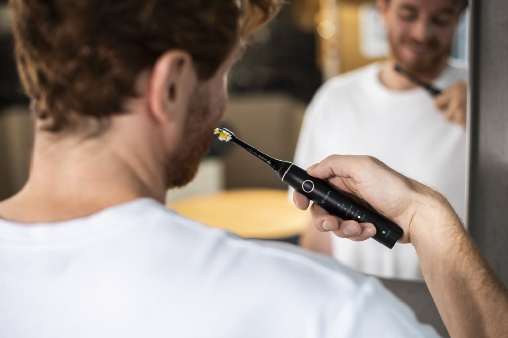 A SonicTrue® szónikus technológia eltávolítja a foglepedéket